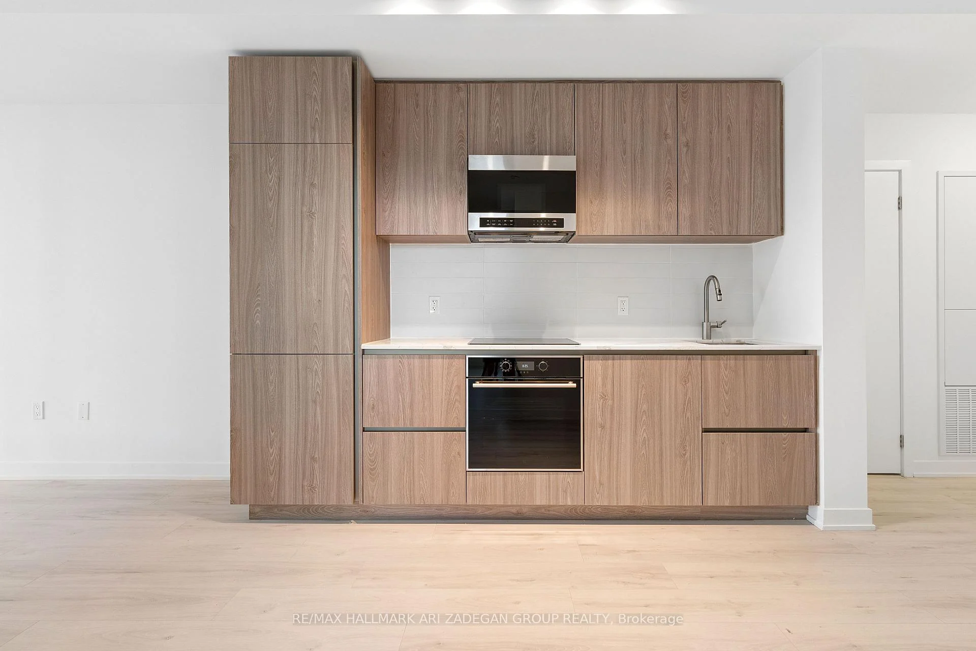 Photo 10 of Unit 2102, 110 Broadway Avenue, Toronto, Mount Pleasant West — HOMEH