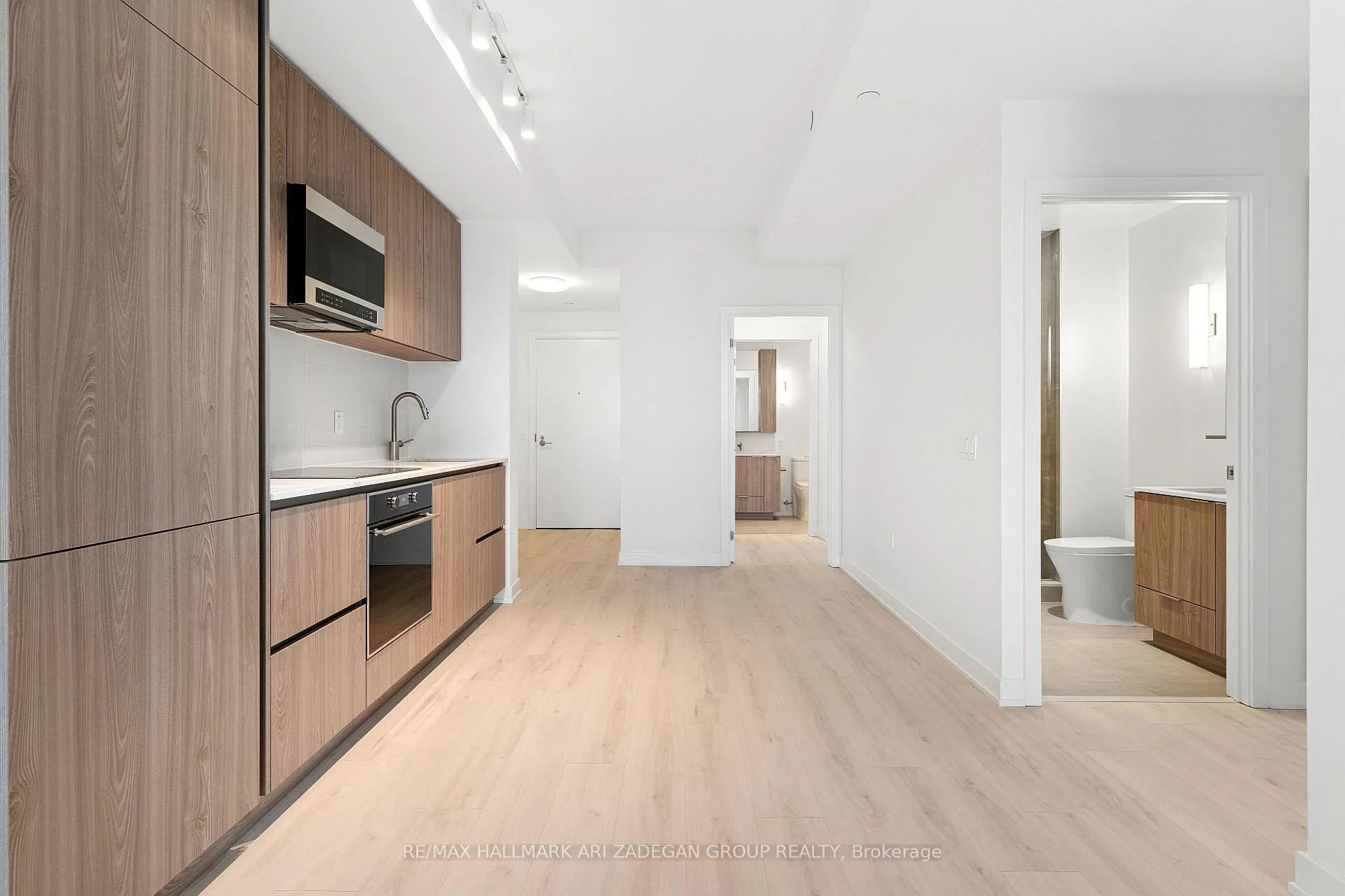 Photo 12 of Unit 2102, 110 Broadway Avenue, Toronto, Mount Pleasant West — HOMEH