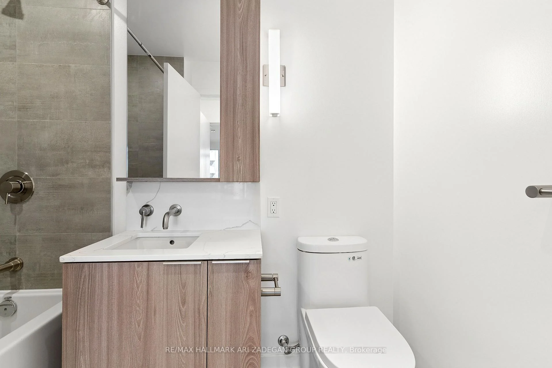Photo 15 of Unit 2102, 110 Broadway Avenue, Toronto, Mount Pleasant West — HOMEH
