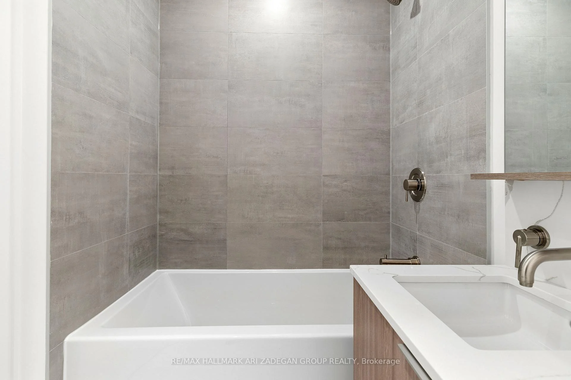 Photo 16 of Unit 2102, 110 Broadway Avenue, Toronto, Mount Pleasant West — HOMEH