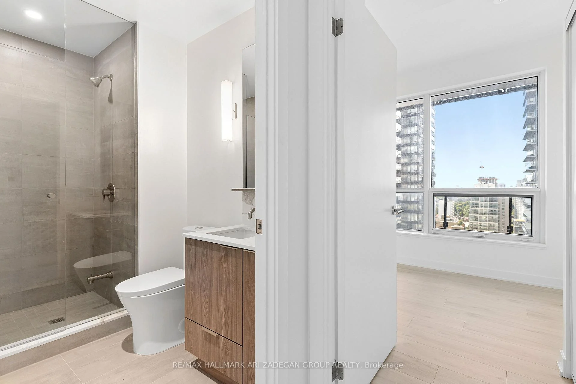Photo 19 of Unit 2102, 110 Broadway Avenue, Toronto, Mount Pleasant West — HOMEH