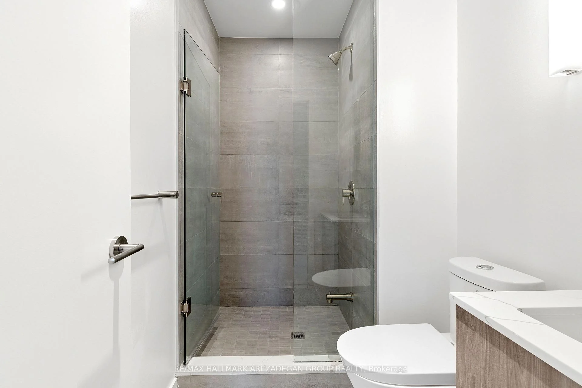 Photo 22 of Unit 2102, 110 Broadway Avenue, Toronto, Mount Pleasant West — HOMEH