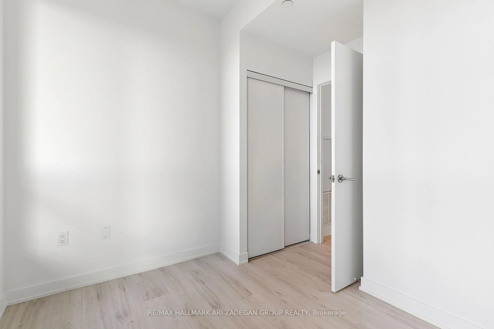 Photo 26 of Unit 2102, 110 Broadway Avenue, Toronto, Mount Pleasant West — HOMEH