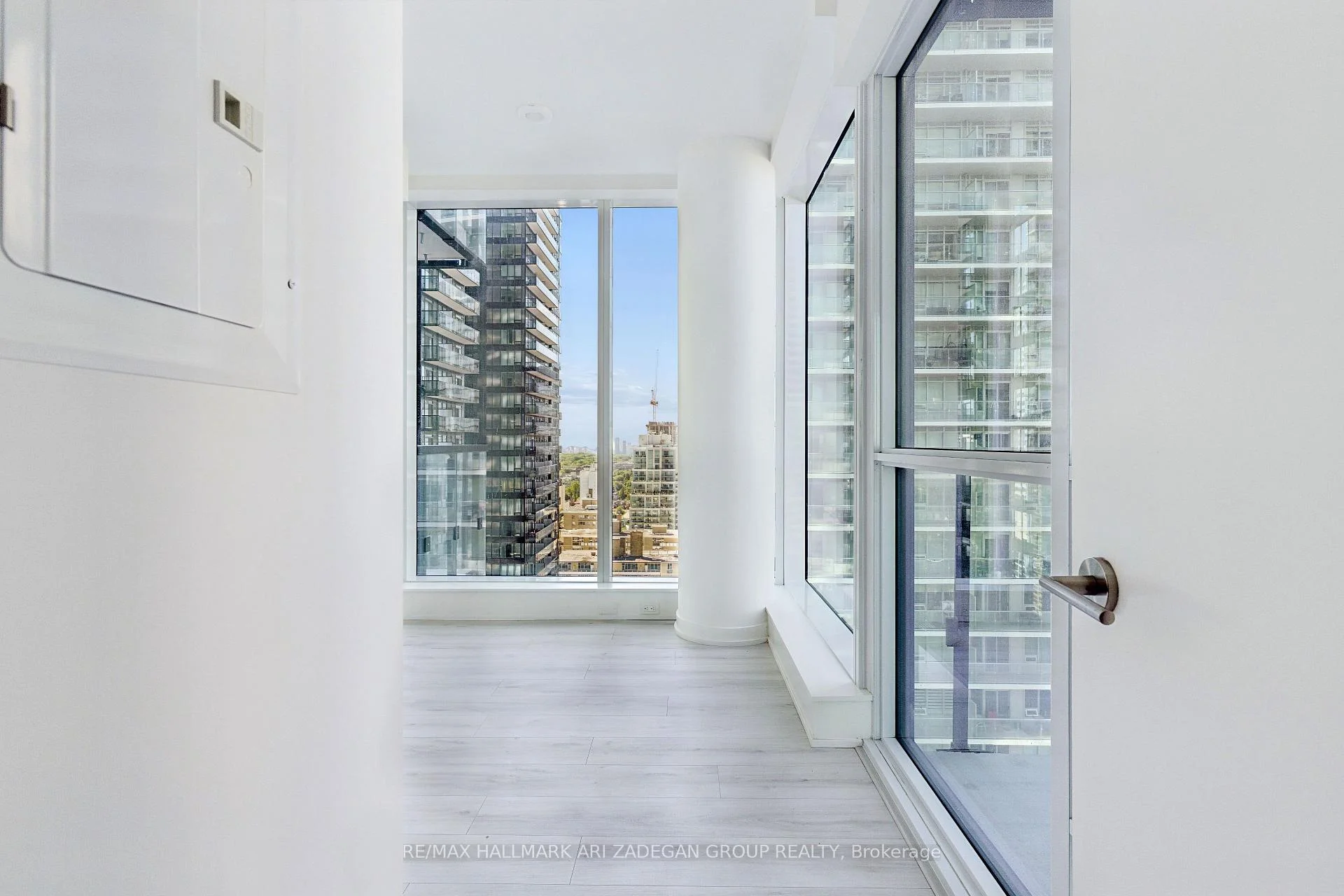 Photo 27 of Unit 2102, 110 Broadway Avenue, Toronto, Mount Pleasant West — HOMEH