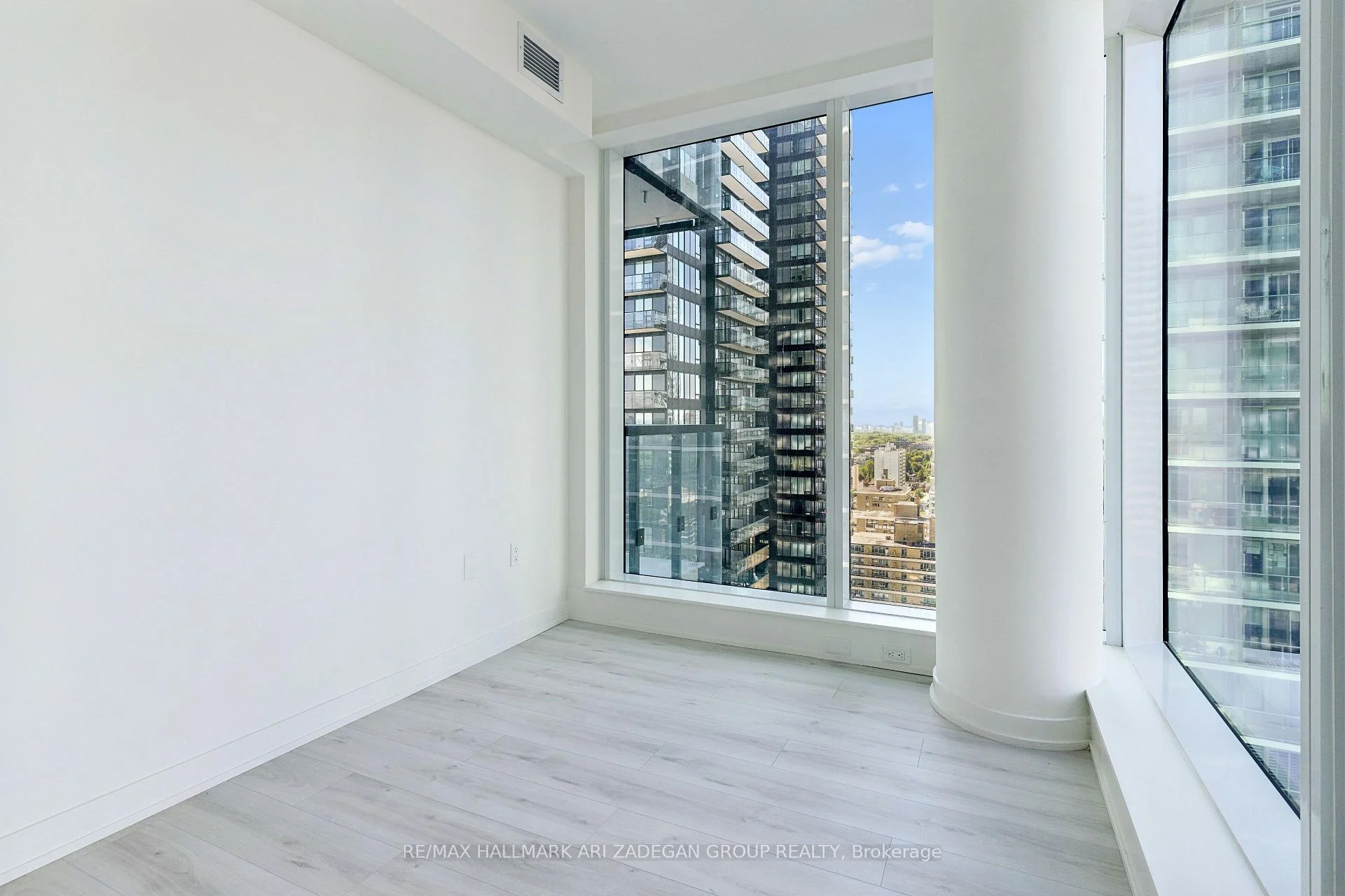 Photo 28 of Unit 2102, 110 Broadway Avenue, Toronto, Mount Pleasant West — HOMEH