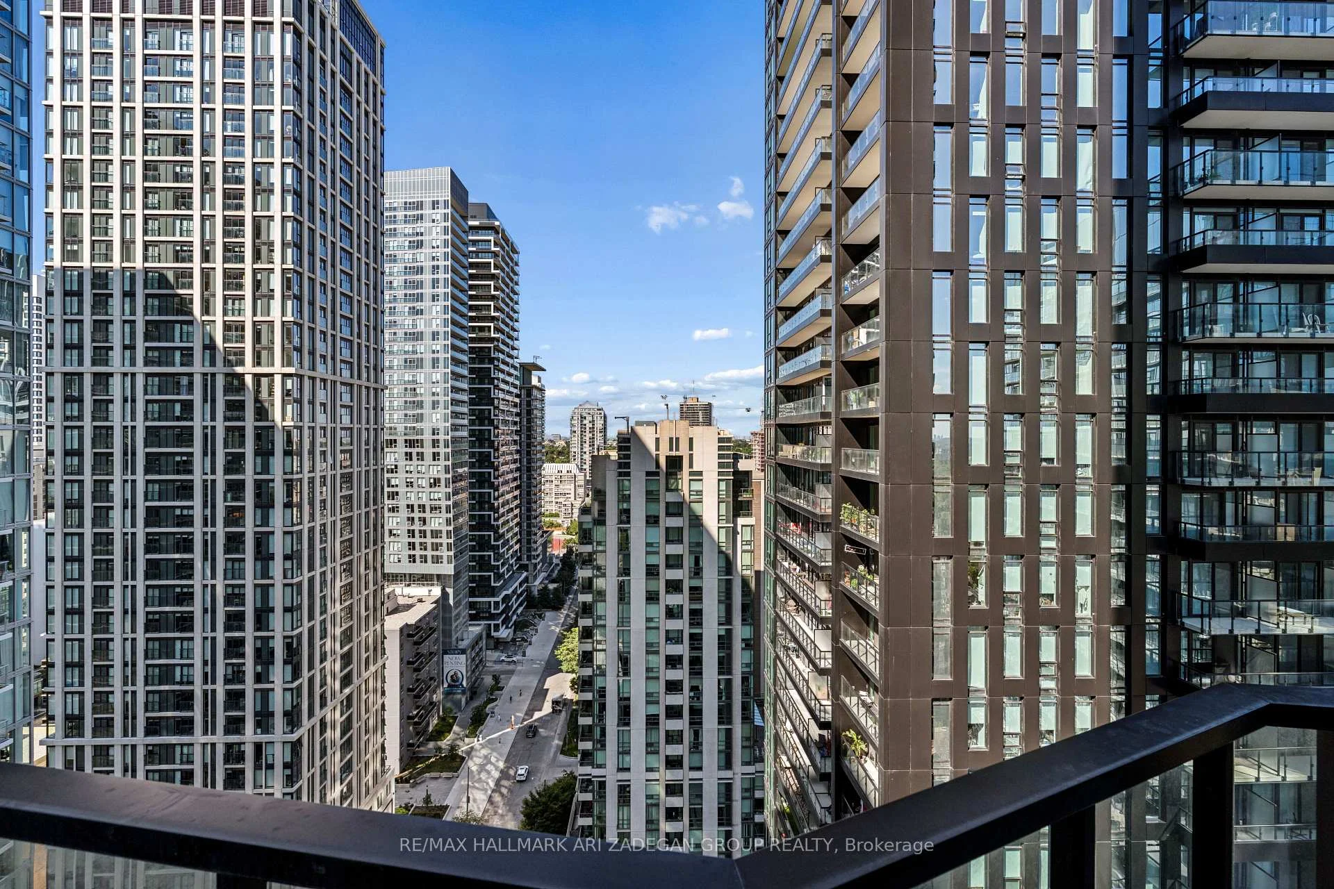 Photo 40 of Unit 2102, 110 Broadway Avenue, Toronto, Mount Pleasant West — HOMEH