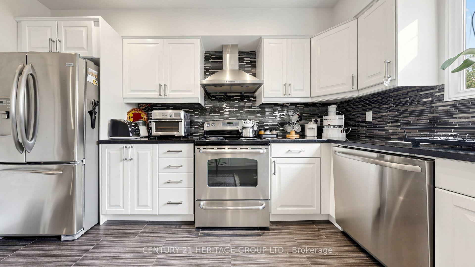 Photo 12 of 33 Tollerton Avenue, North York, Bayview Woods-Steeles — HOMEH