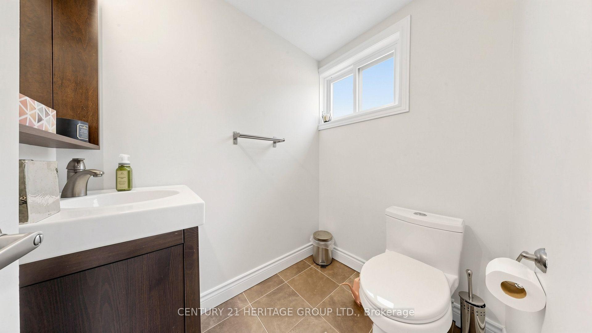 Photo 19 of 33 Tollerton Avenue, North York, Bayview Woods-Steeles — HOMEH