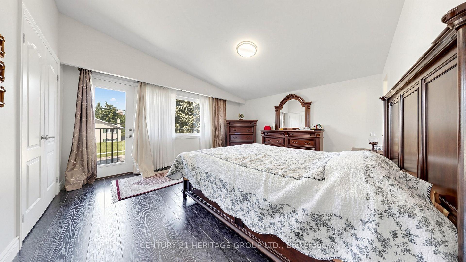 Photo 20 of 33 Tollerton Avenue, North York, Bayview Woods-Steeles — HOMEH