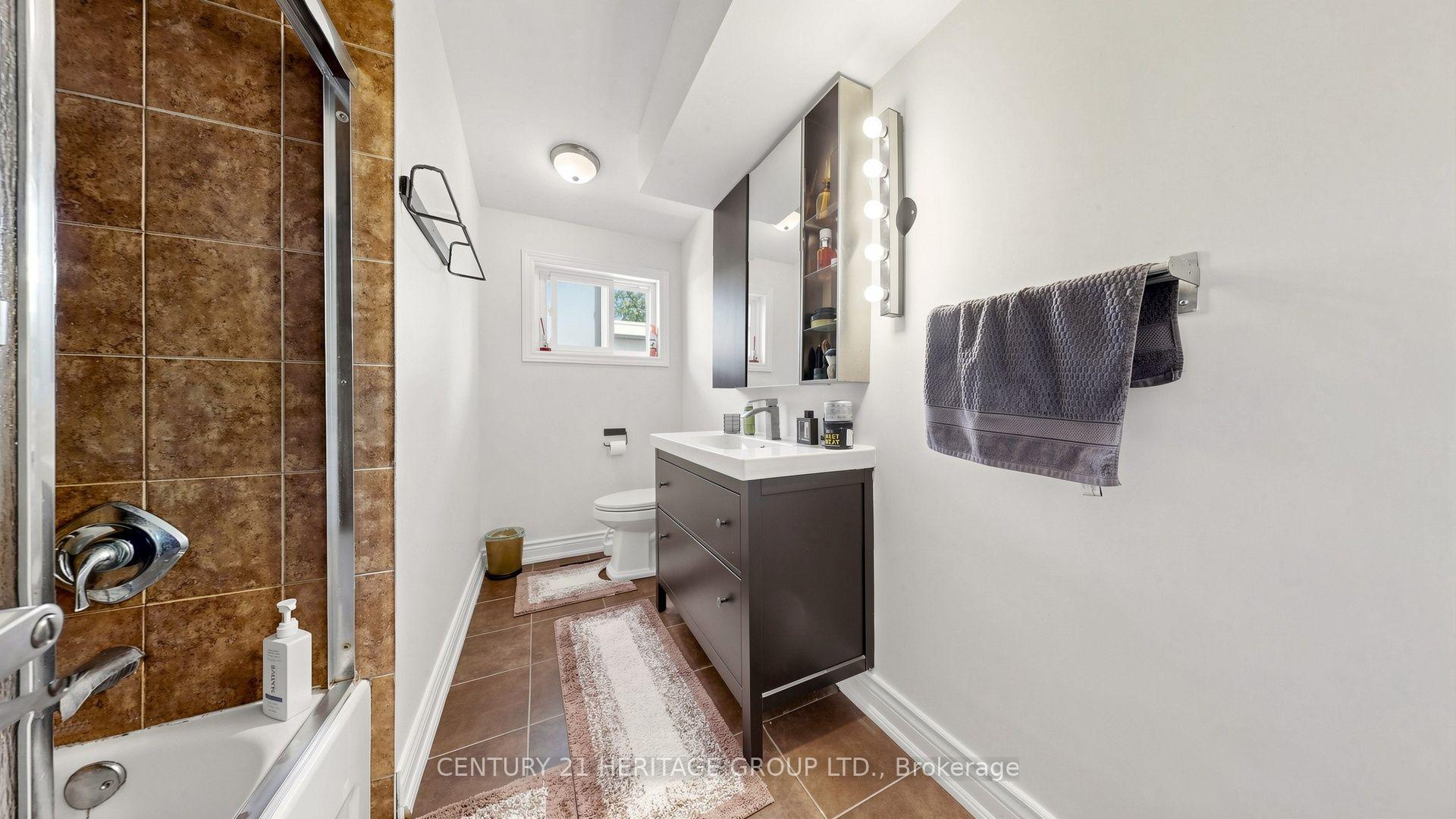 Photo 30 of 33 Tollerton Avenue, North York, Bayview Woods-Steeles — HOMEH