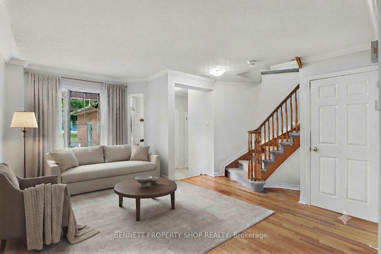 Photo 5 of 190 Forestglade Crescent, Ottawa, Hunt Club Park — HOMEH