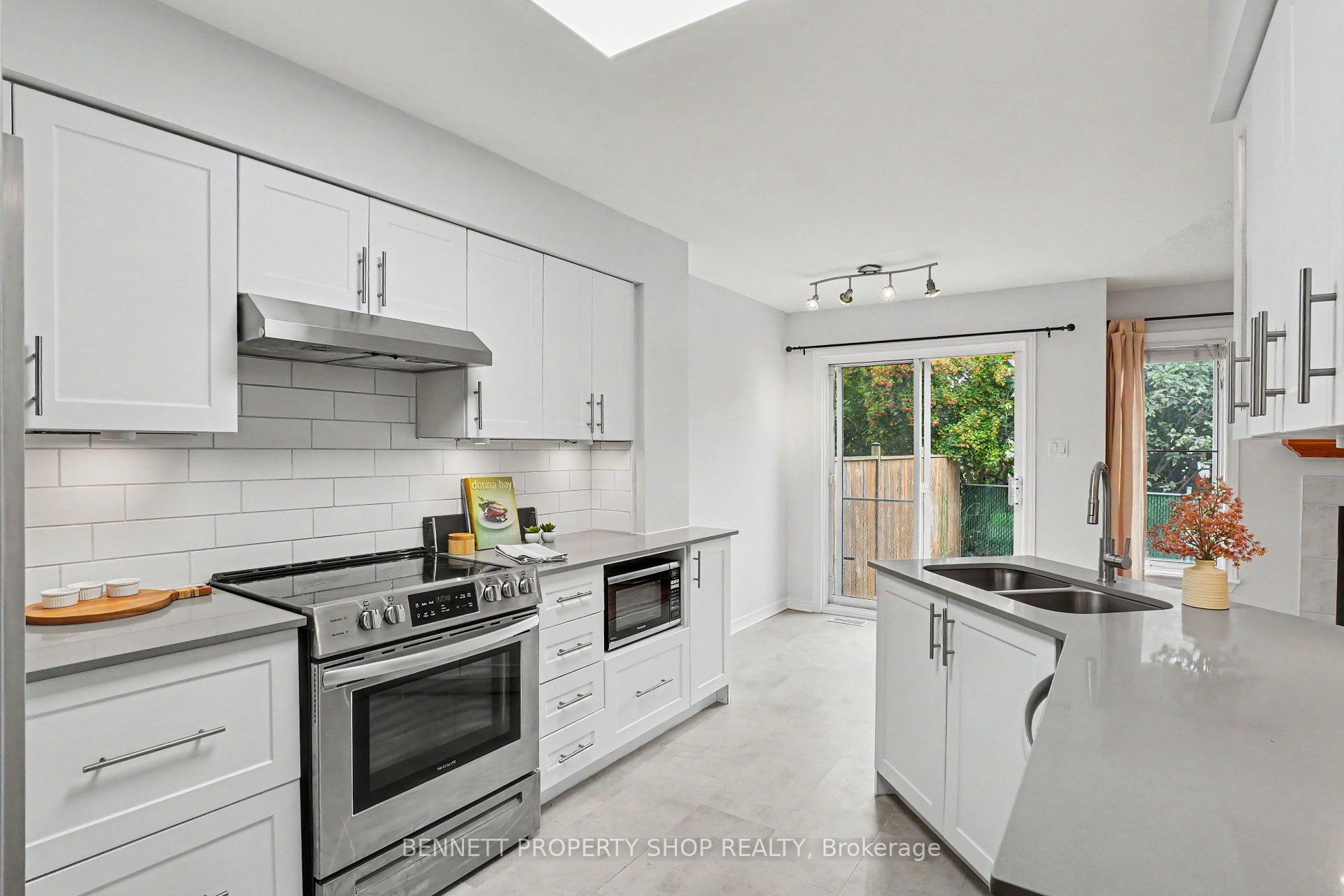 Photo 11 of 190 Forestglade Crescent, Ottawa, Hunt Club Park — HOMEH