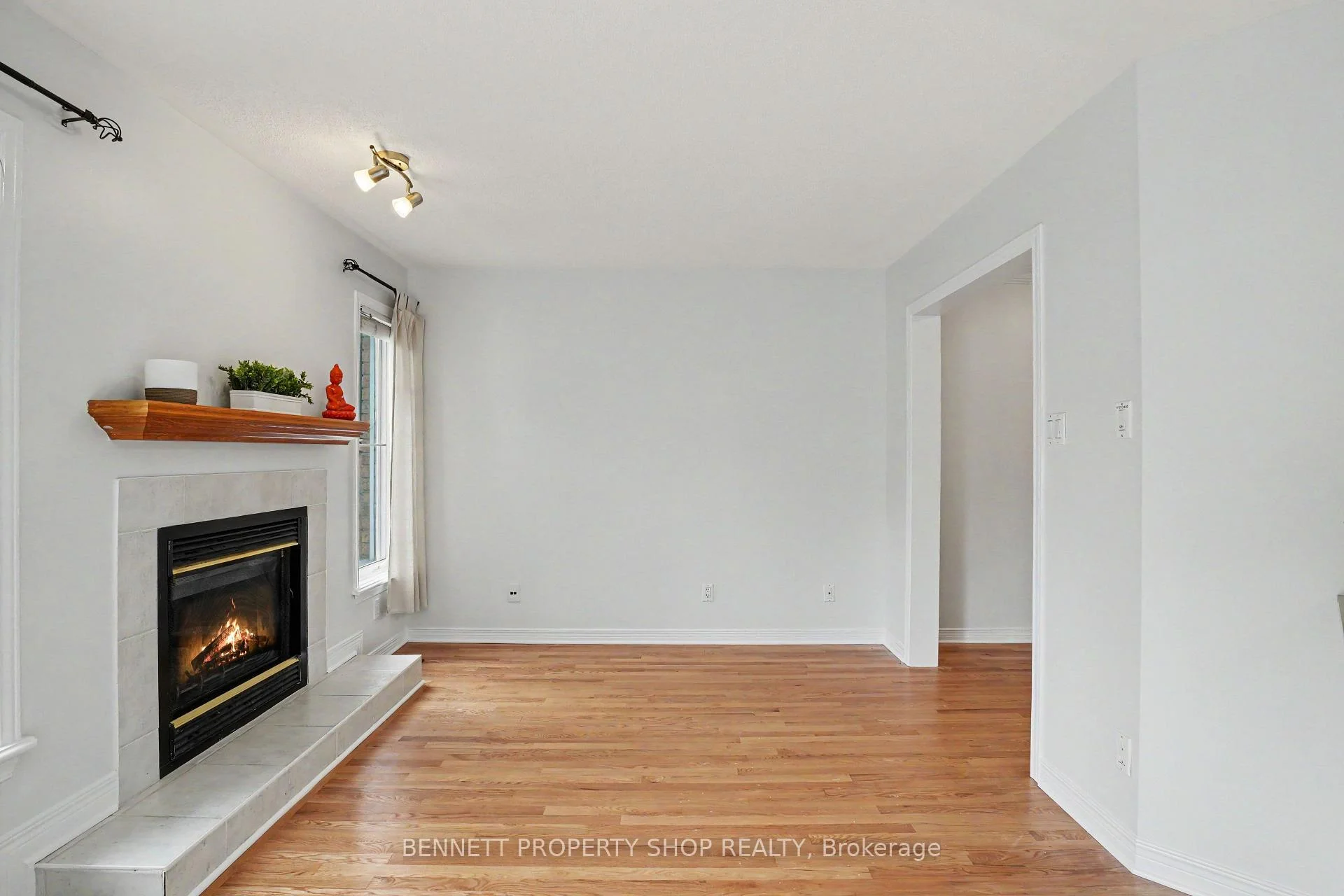 Photo 12 of 190 Forestglade Crescent, Ottawa, Hunt Club Park — HOMEH