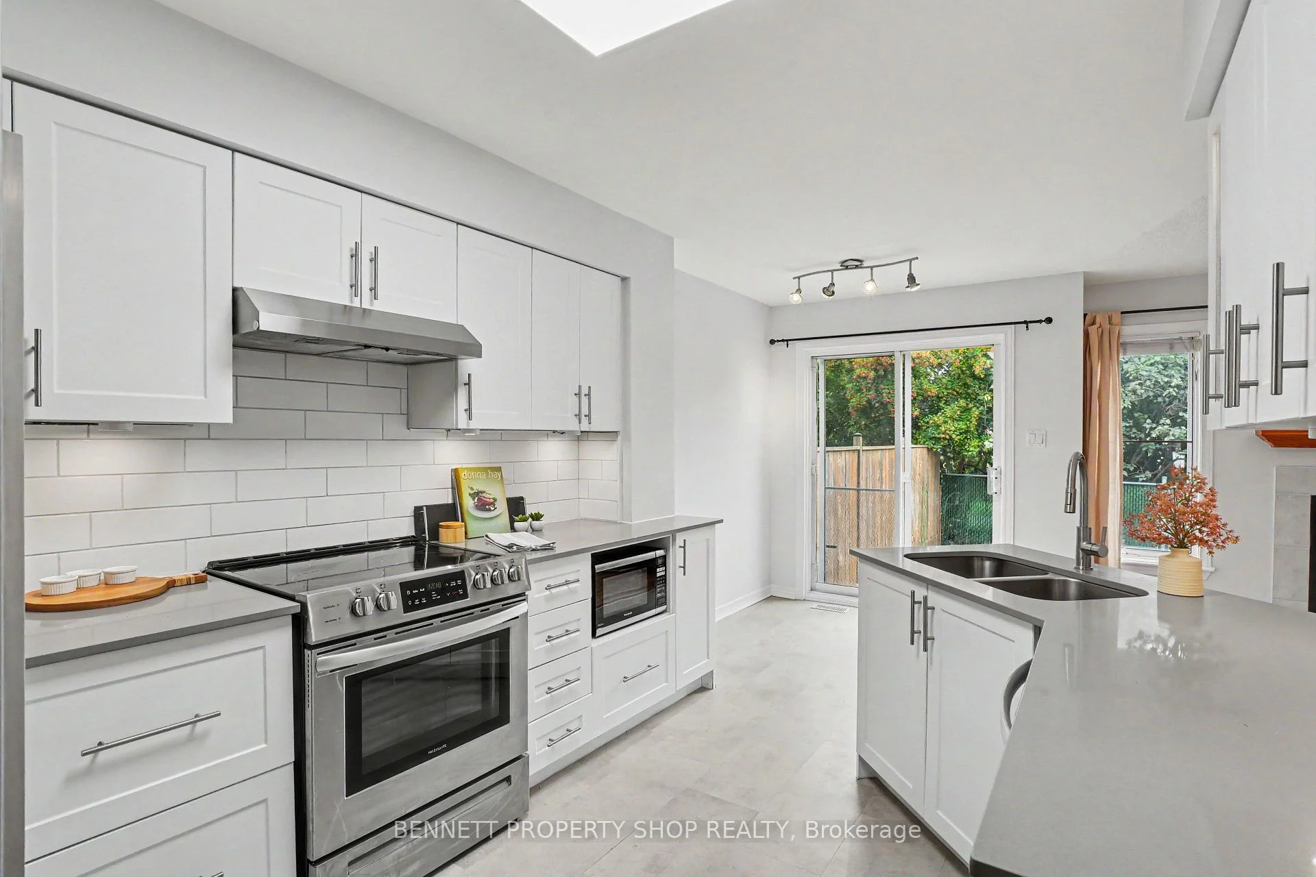 Photo 16 of 190 Forestglade Crescent, Ottawa, Hunt Club Park — HOMEH