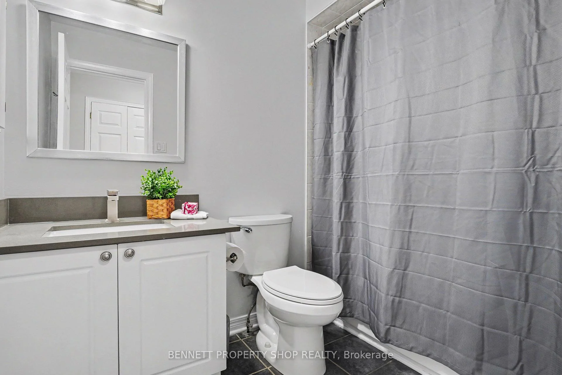 Photo 18 of 190 Forestglade Crescent, Ottawa, Hunt Club Park — HOMEH