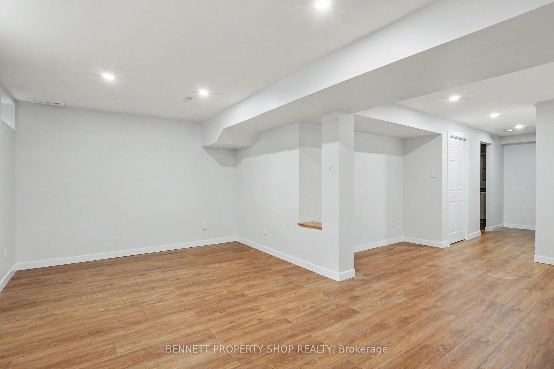 Photo 33 of 190 Forestglade Crescent, Ottawa, Hunt Club Park — HOMEH