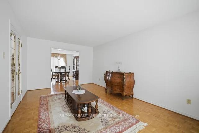 Photo 9 of 49 Turtlecreek Boulevard, Brampton, Fletcher's Creek South — HOMEH