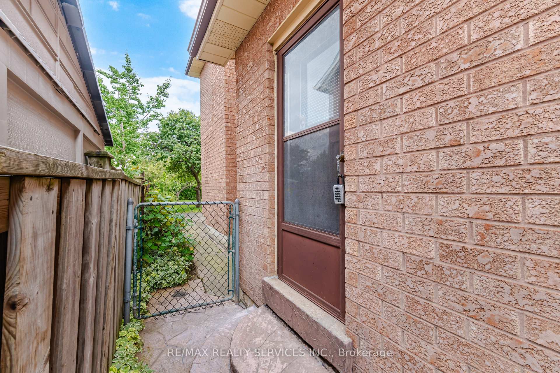 Photo 34 of 49 Turtlecreek Boulevard, Brampton, Fletcher's Creek South — HOMEH