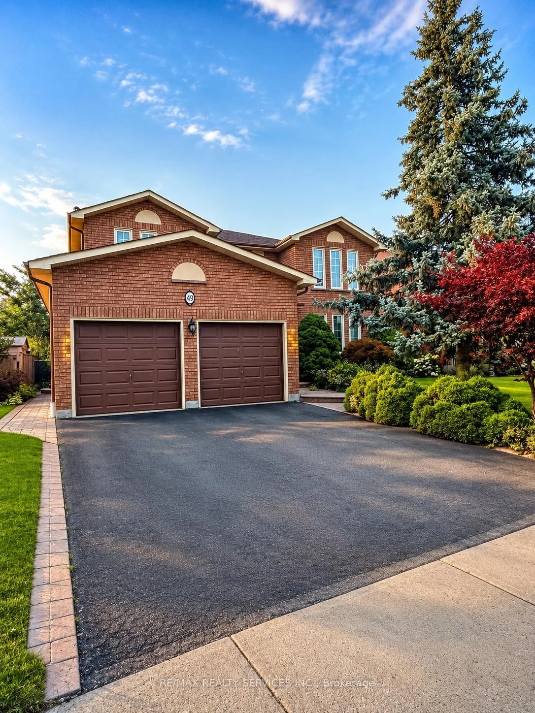 Photo 2 of 49 Turtlecreek Boulevard, Brampton, Fletcher's Creek South — HOMEH