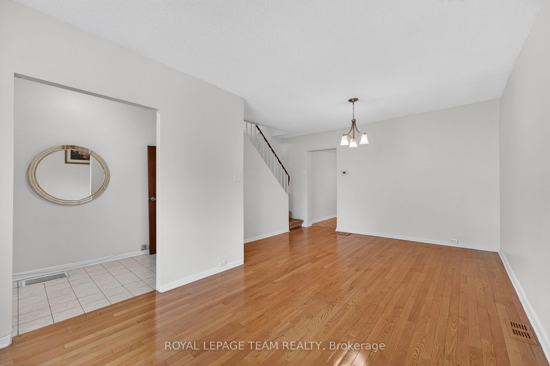 Photo 5 of 274 Breezehill Avenue S, Ottawa, West Centre Town — HOMEH