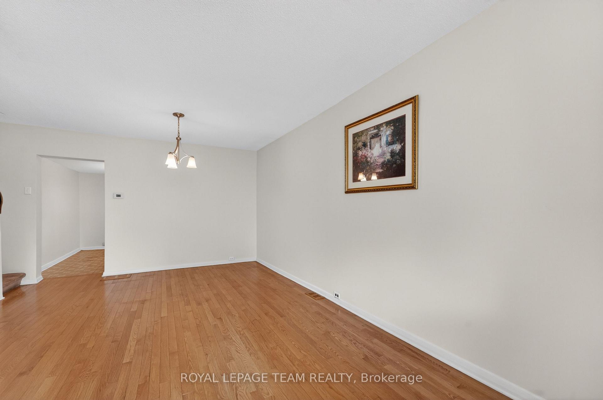Photo 6 of 274 Breezehill Avenue S, Ottawa, West Centre Town — HOMEH