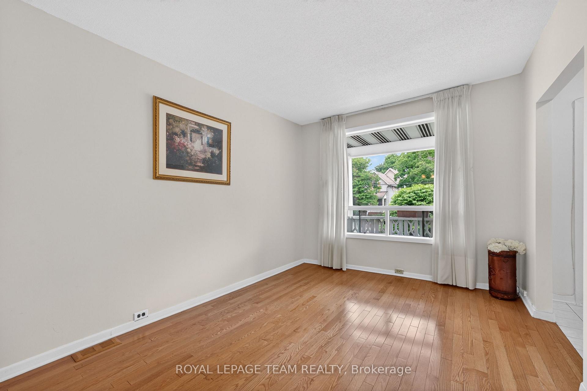 Photo 7 of 274 Breezehill Avenue S, Ottawa, West Centre Town — HOMEH