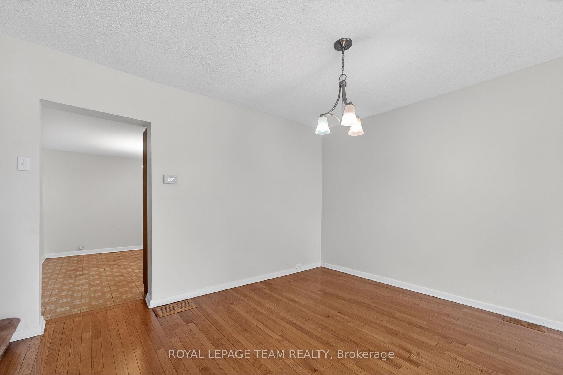 Photo 11 of 274 Breezehill Avenue S, Ottawa, West Centre Town — HOMEH