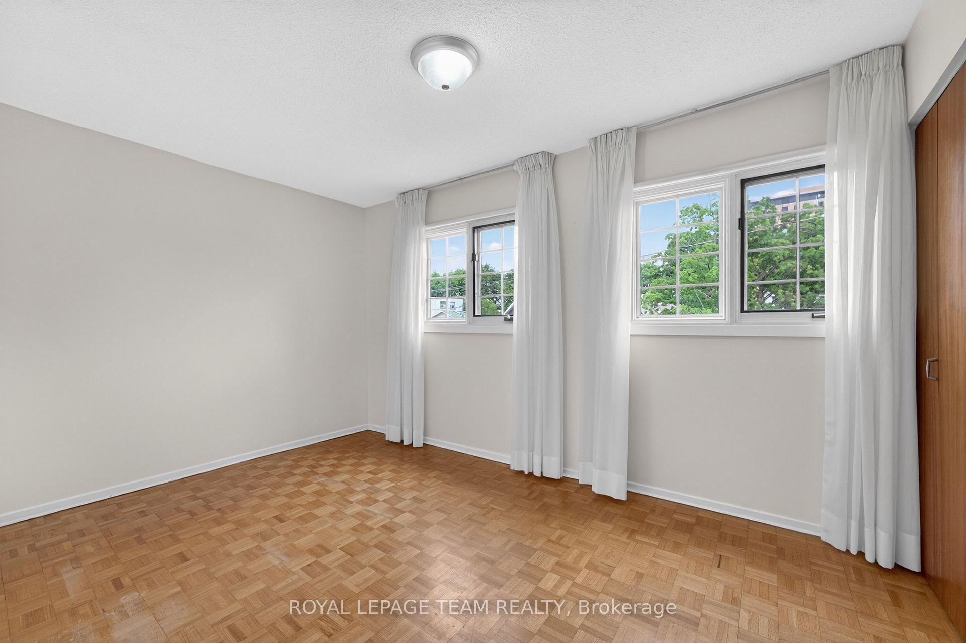 Photo 22 of 274 Breezehill Avenue S, Ottawa, West Centre Town — HOMEH