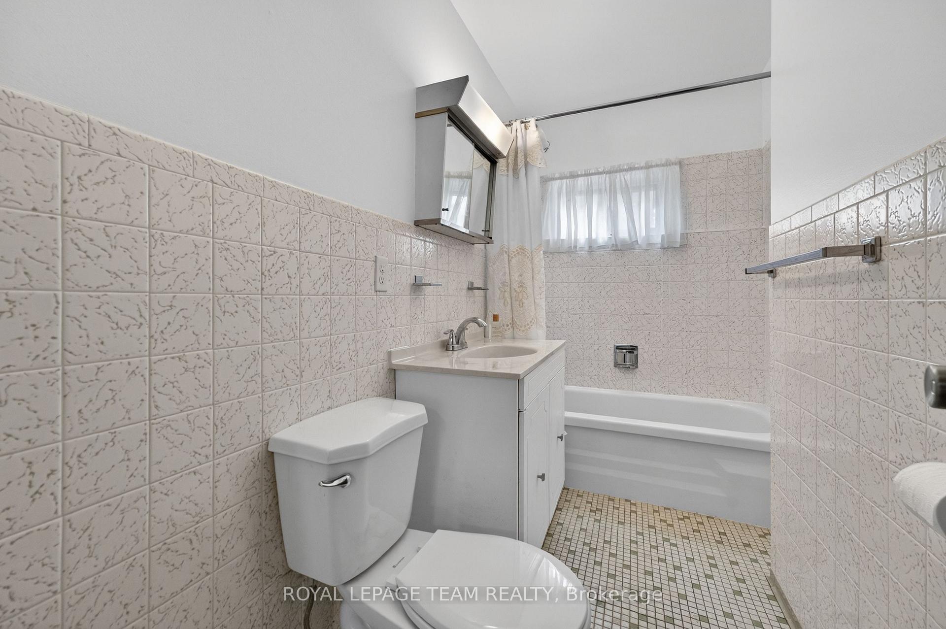 Photo 25 of 274 Breezehill Avenue S, Ottawa, West Centre Town — HOMEH