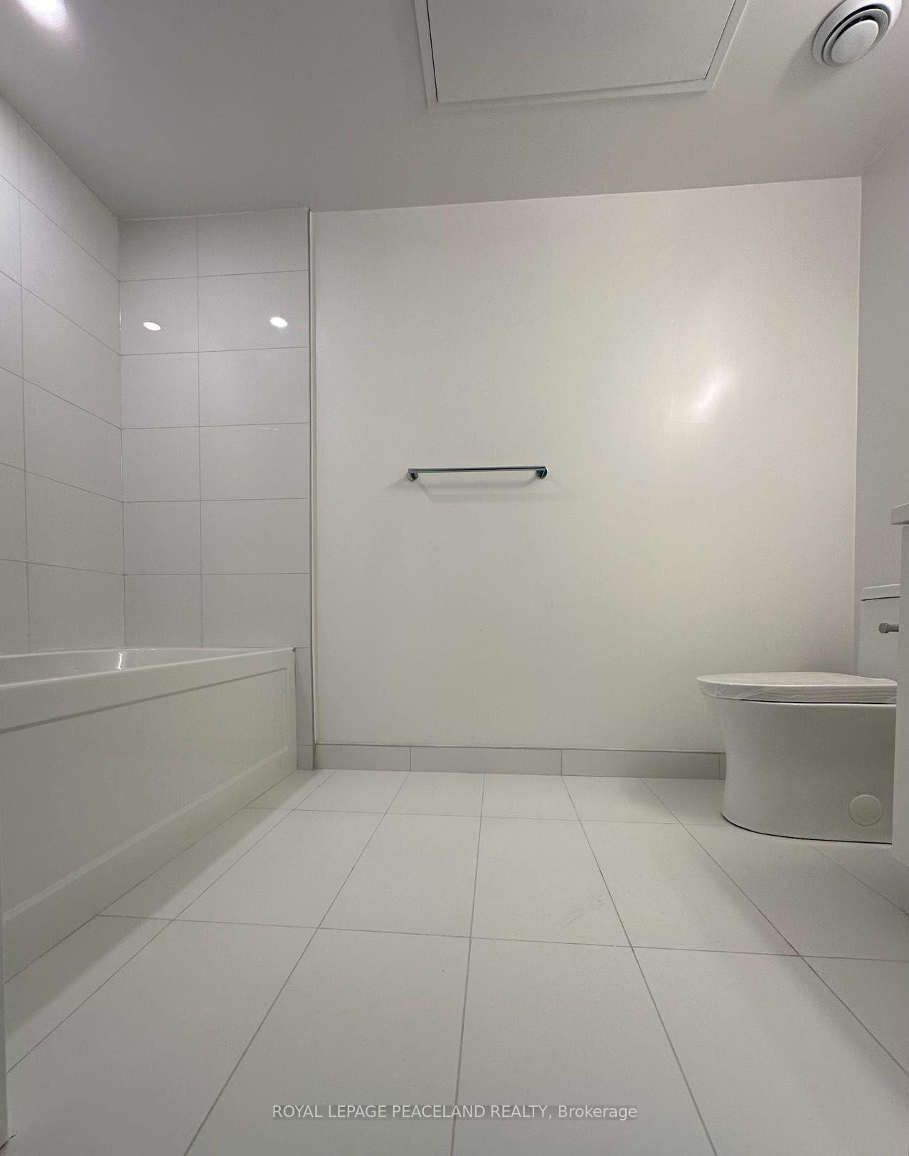 Photo 6 of Unit 1731, 230 Simcoe Street, Toronto, Kensington-Chinatown — HOMEH