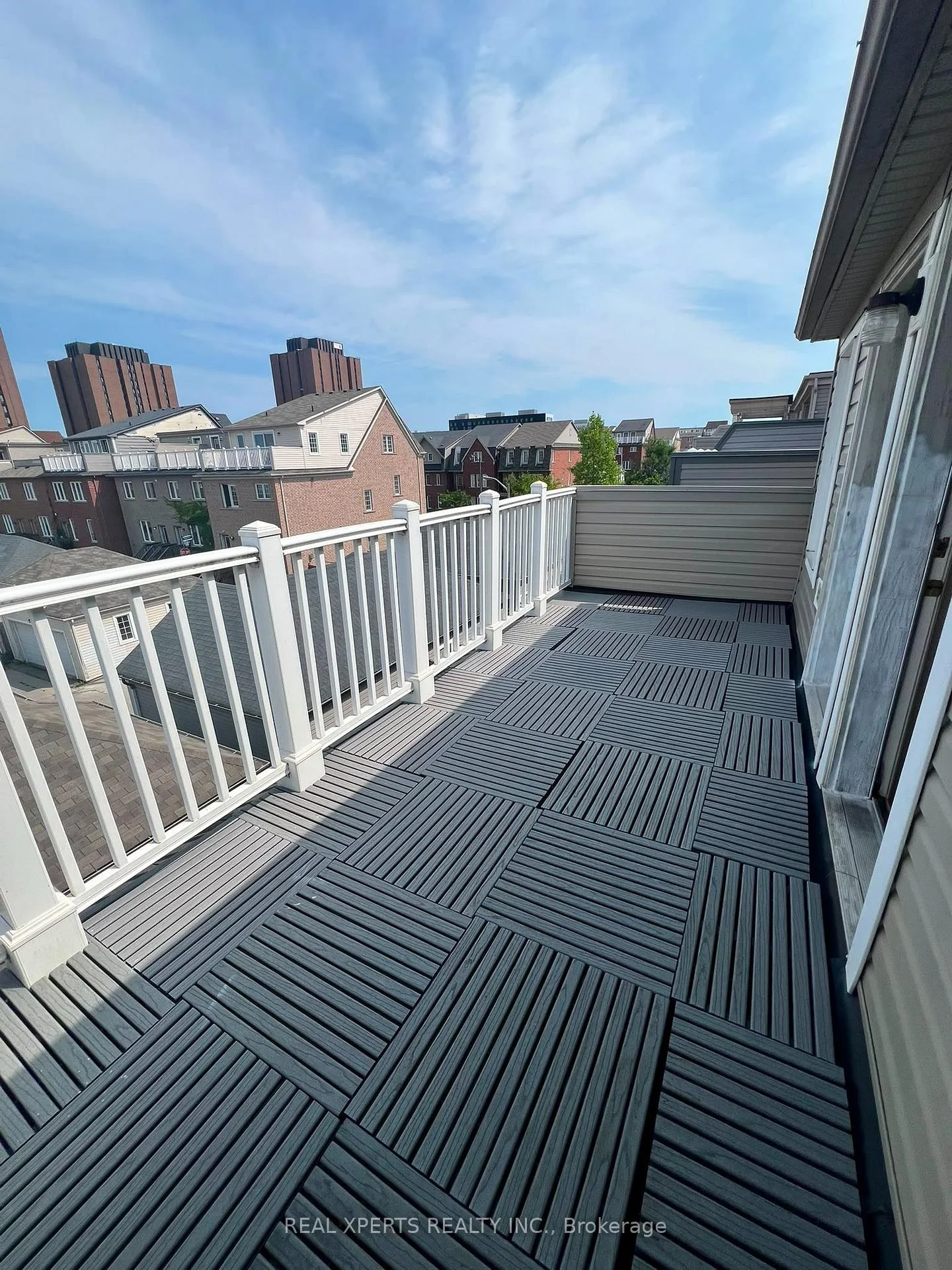 Photo 10 of 402 Cook Road, North York, York University Heights — HOMEH