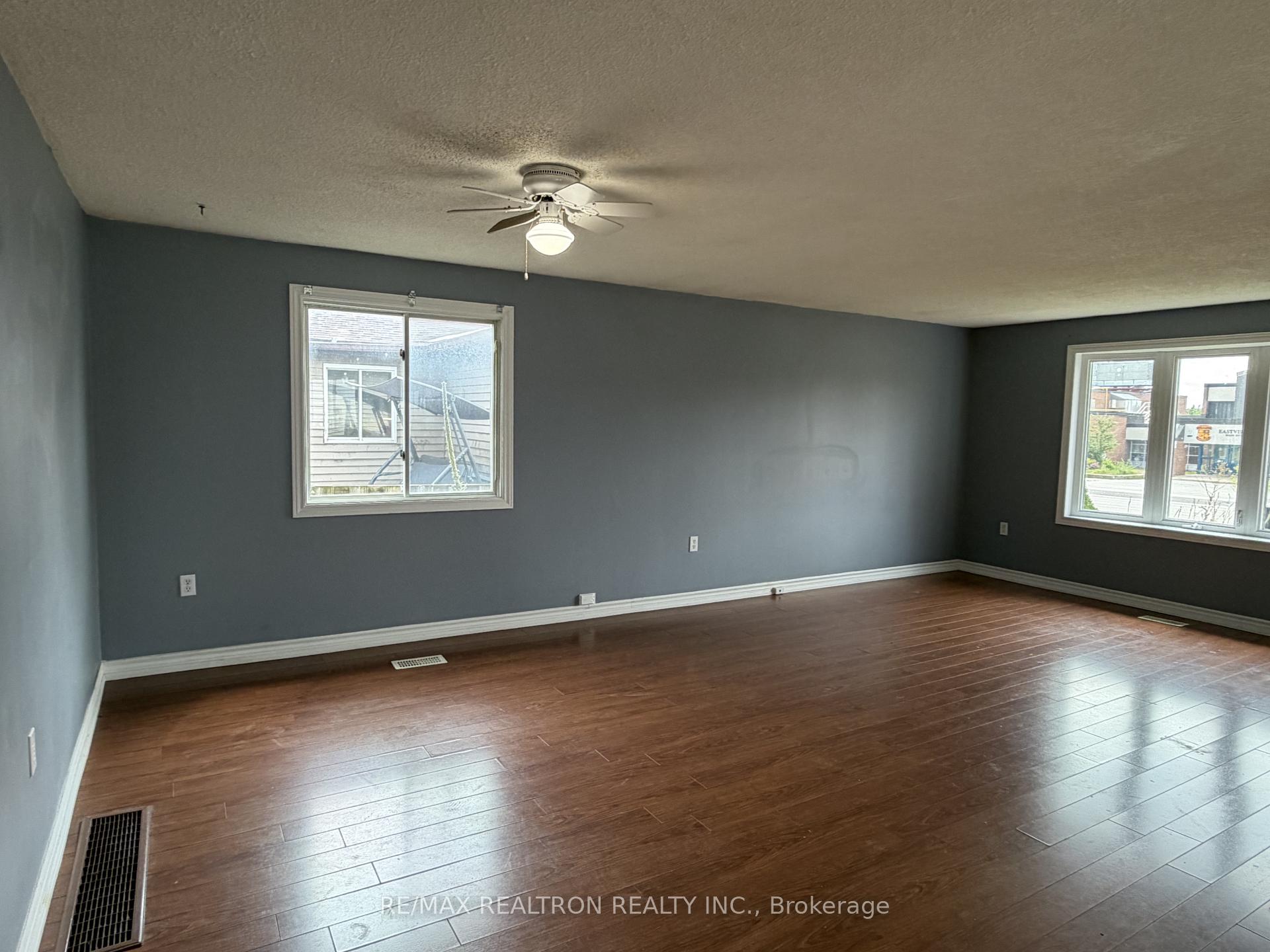 Photo 4 of 420 Grove Street E, Barrie, Grove East — HOMEH