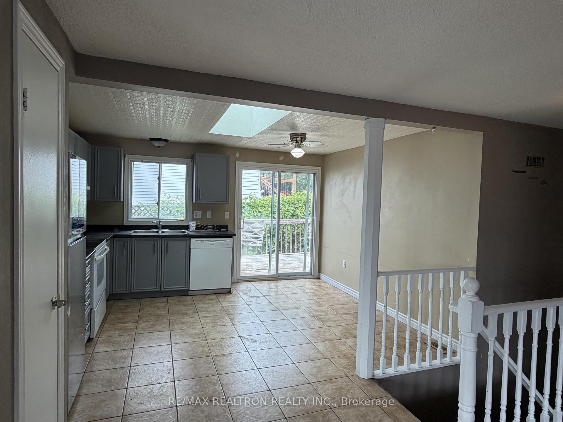 Photo 7 of 420 Grove Street E, Barrie, Grove East — HOMEH