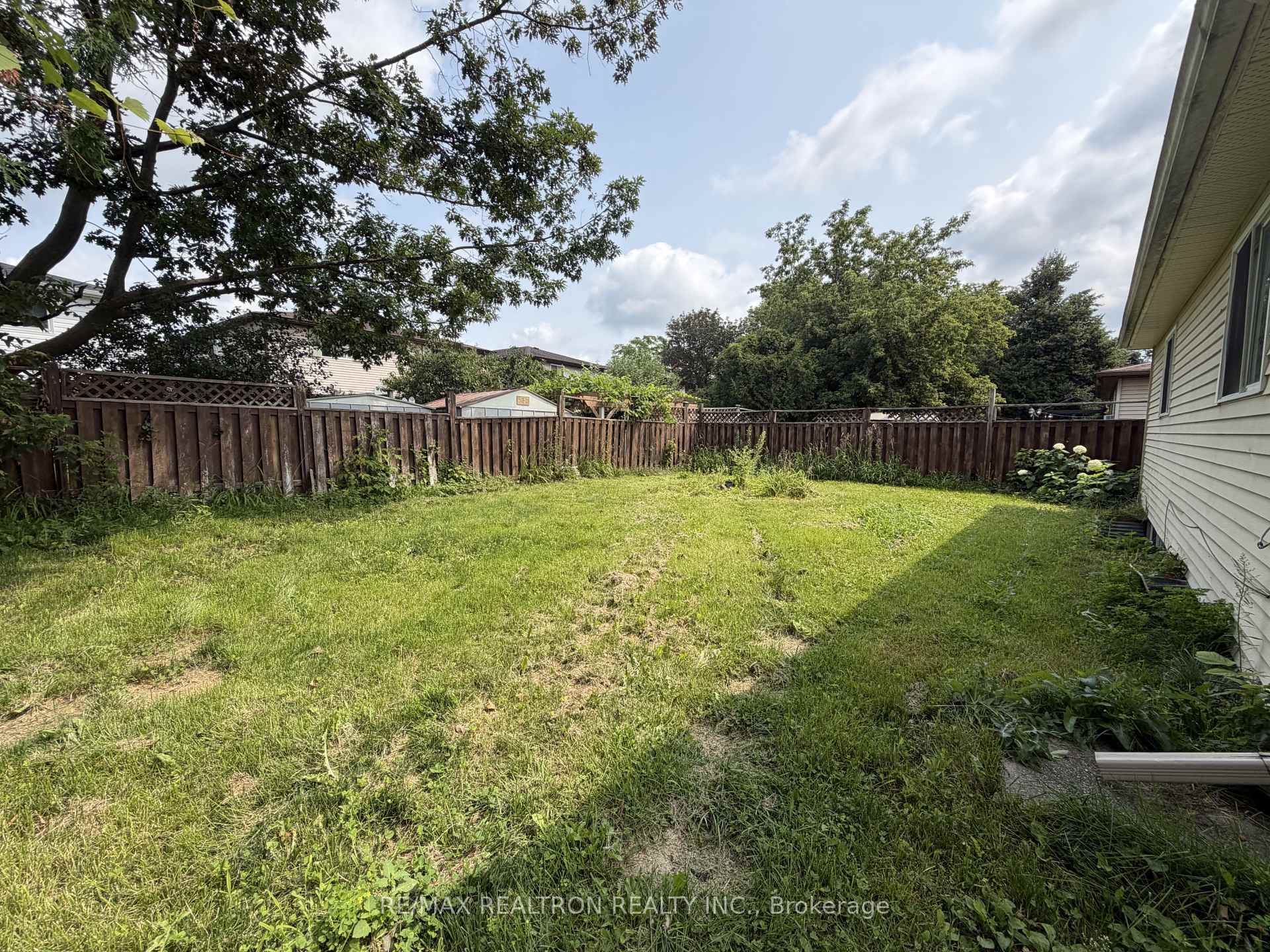 Photo 26 of 420 Grove Street E, Barrie, Grove East — HOMEH