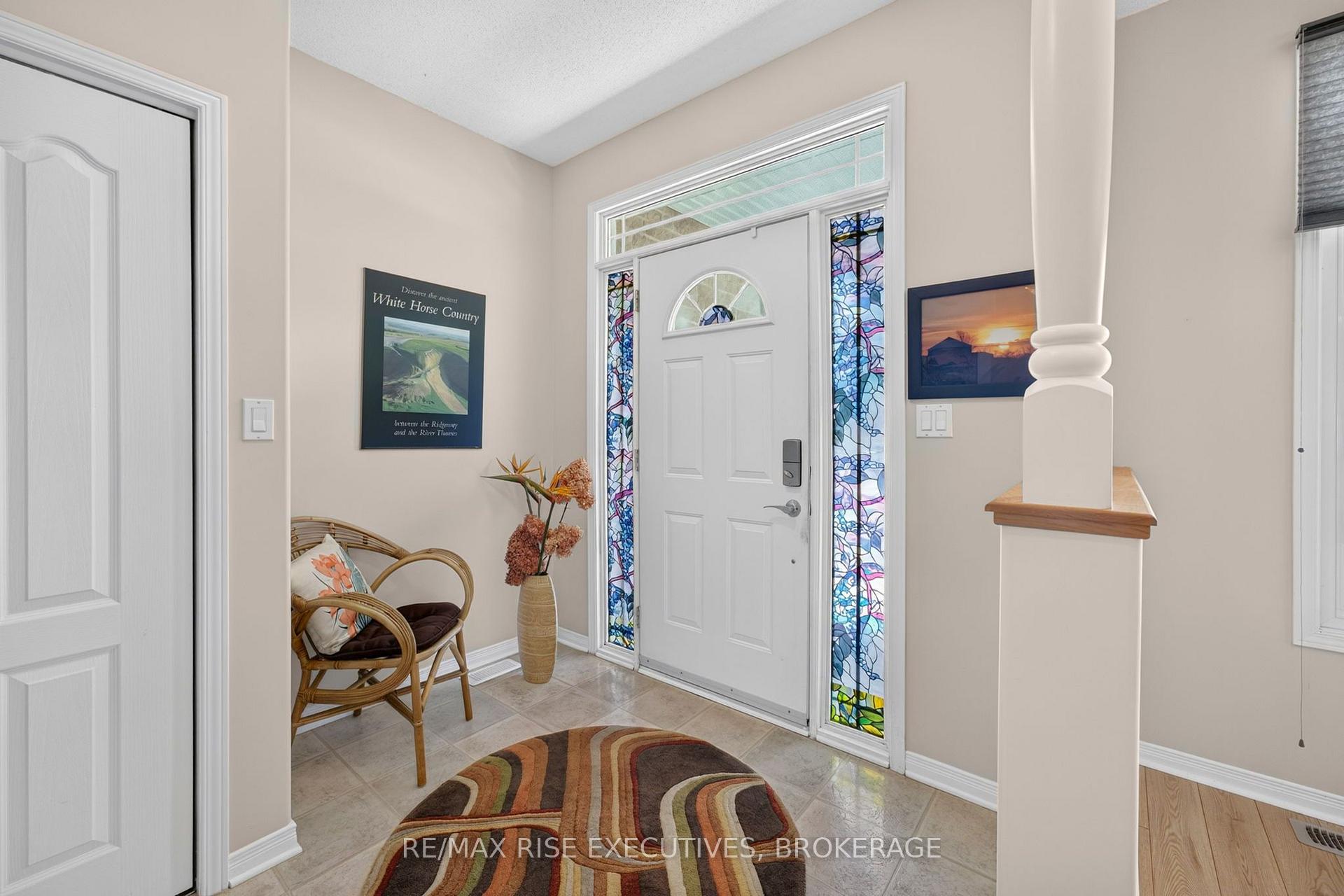 Photo 8 of 550 Weston Crescent, Kingston, East Gardiners Rd — HOMEH
