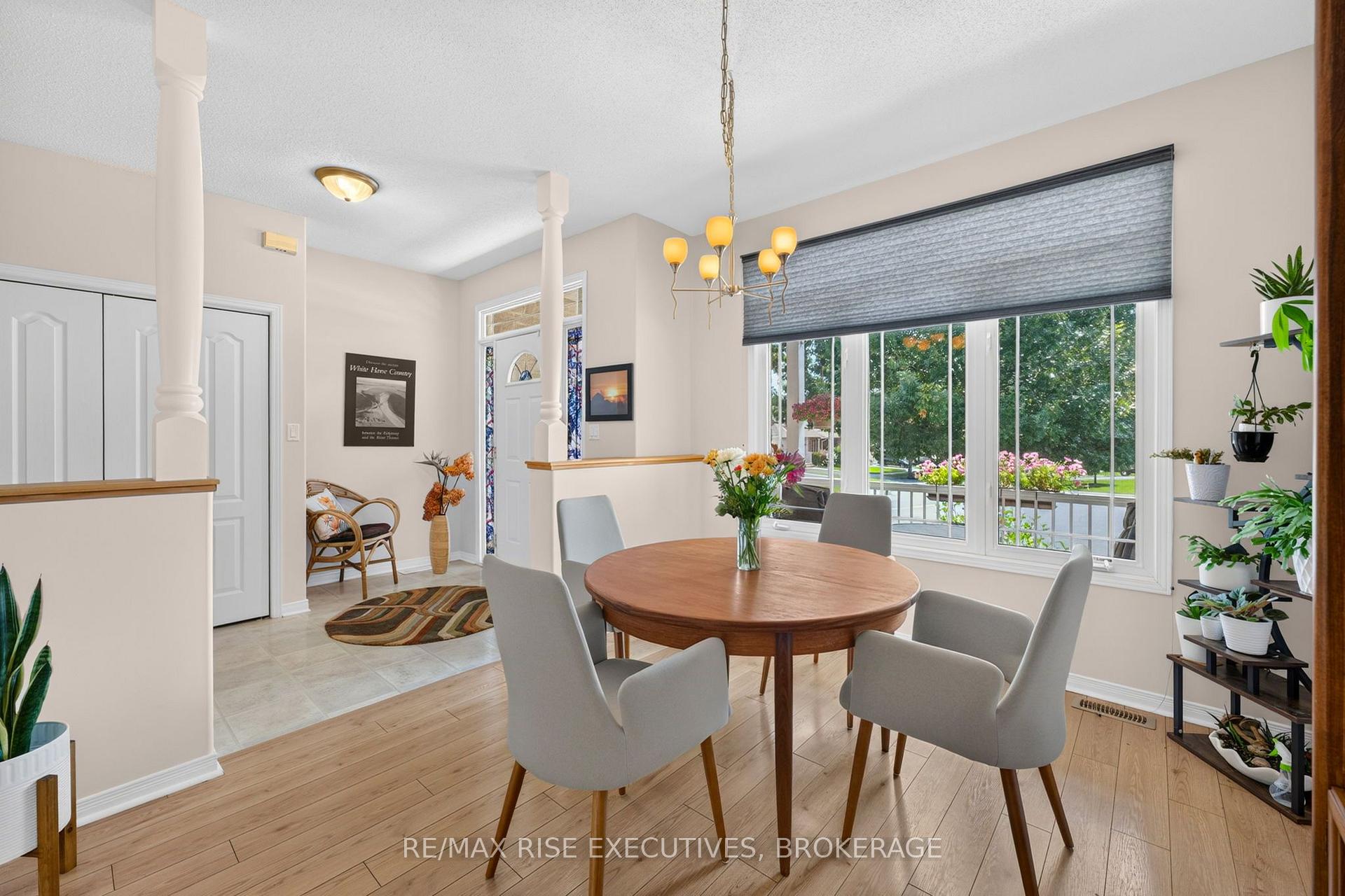 Photo 10 of 550 Weston Crescent, Kingston, East Gardiners Rd — HOMEH