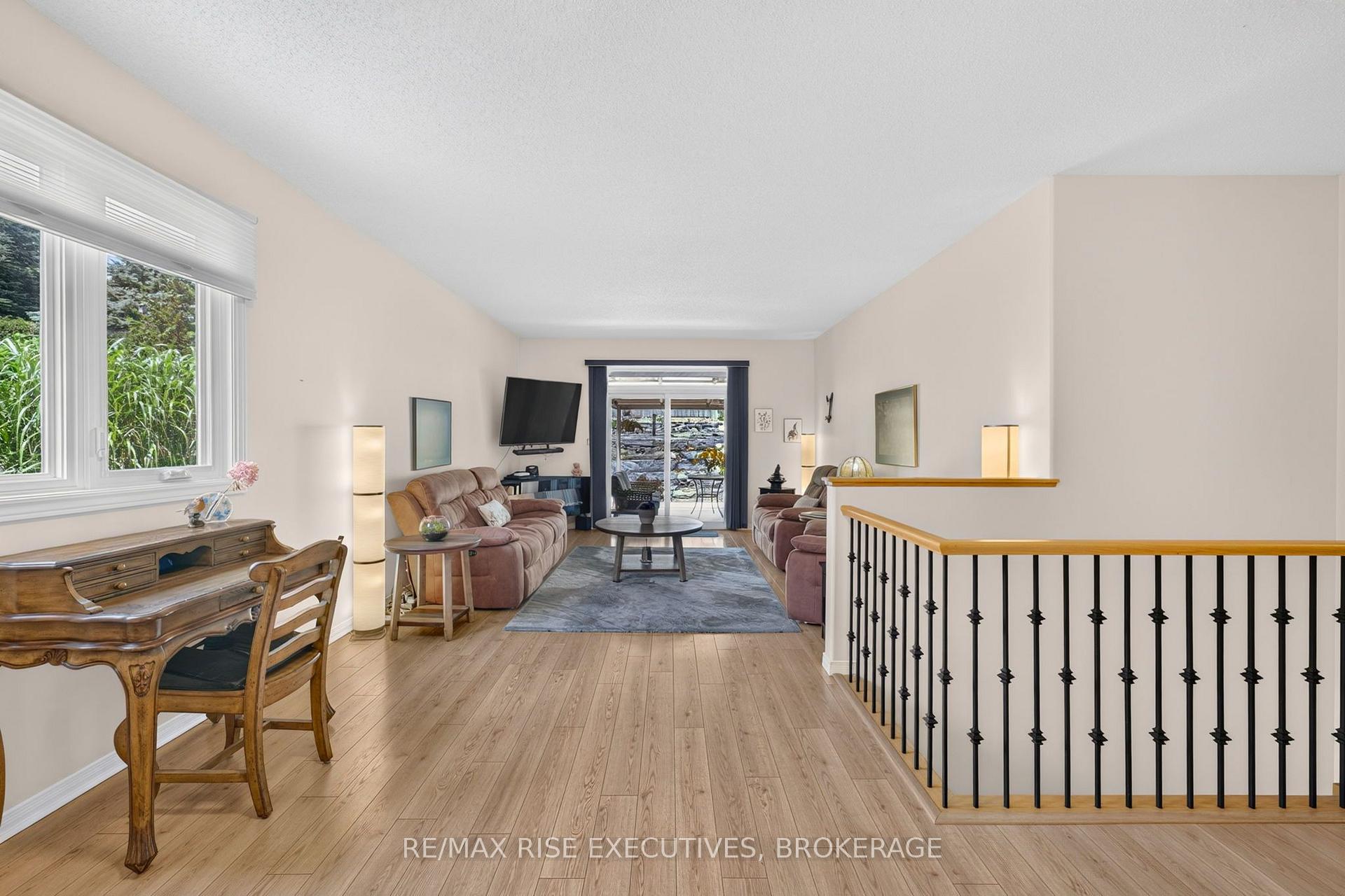 Photo 14 of 550 Weston Crescent, Kingston, East Gardiners Rd — HOMEH