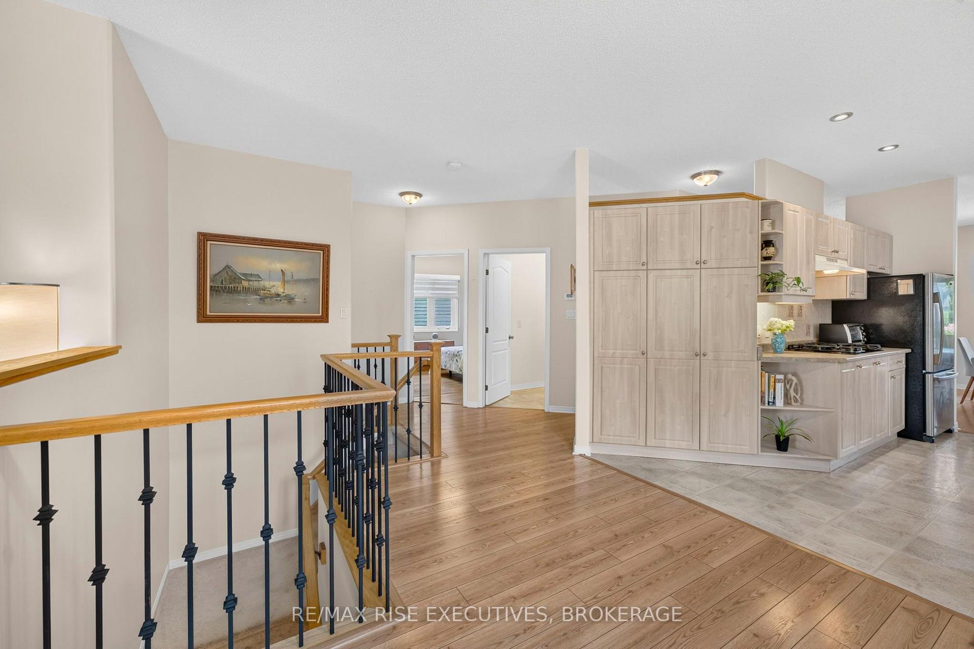 Photo 17 of 550 Weston Crescent, Kingston, East Gardiners Rd — HOMEH