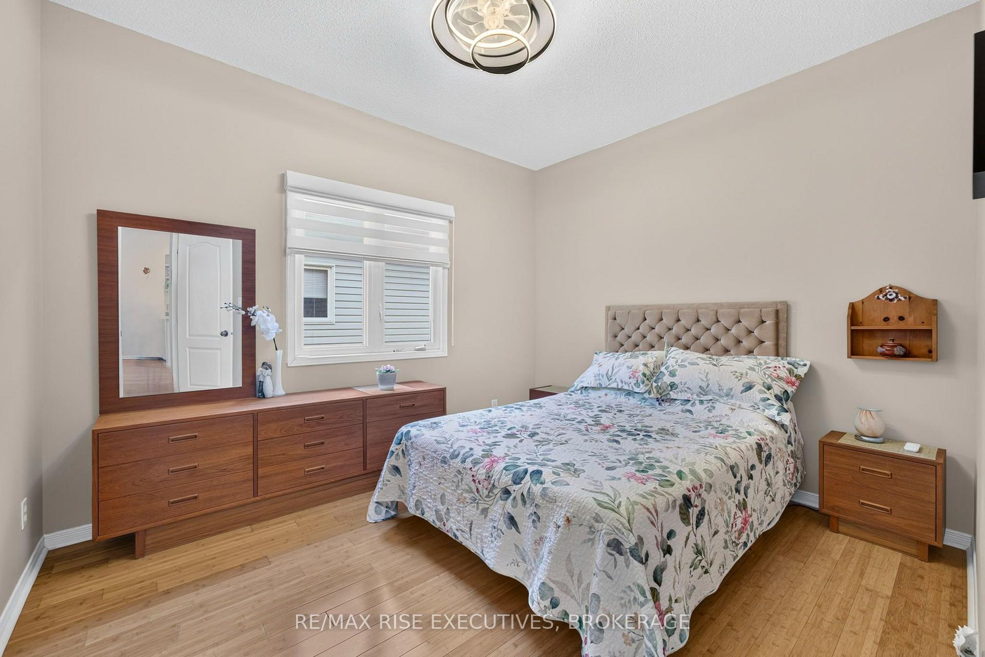 Photo 19 of 550 Weston Crescent, Kingston, East Gardiners Rd — HOMEH
