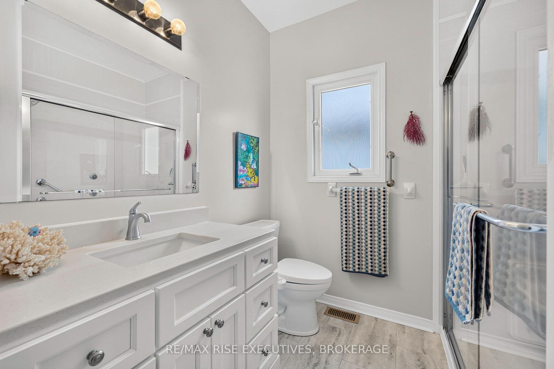 Photo 21 of 550 Weston Crescent, Kingston, East Gardiners Rd — HOMEH