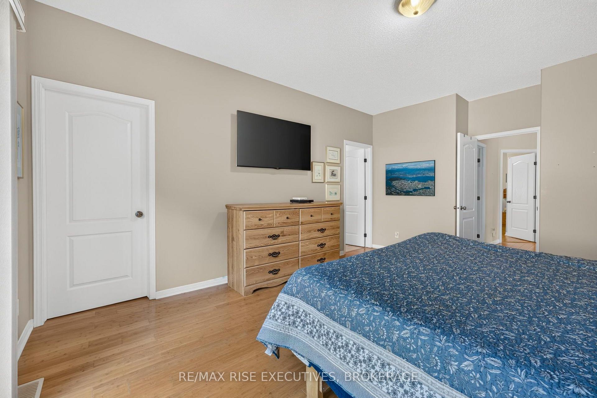 Photo 24 of 550 Weston Crescent, Kingston, East Gardiners Rd — HOMEH
