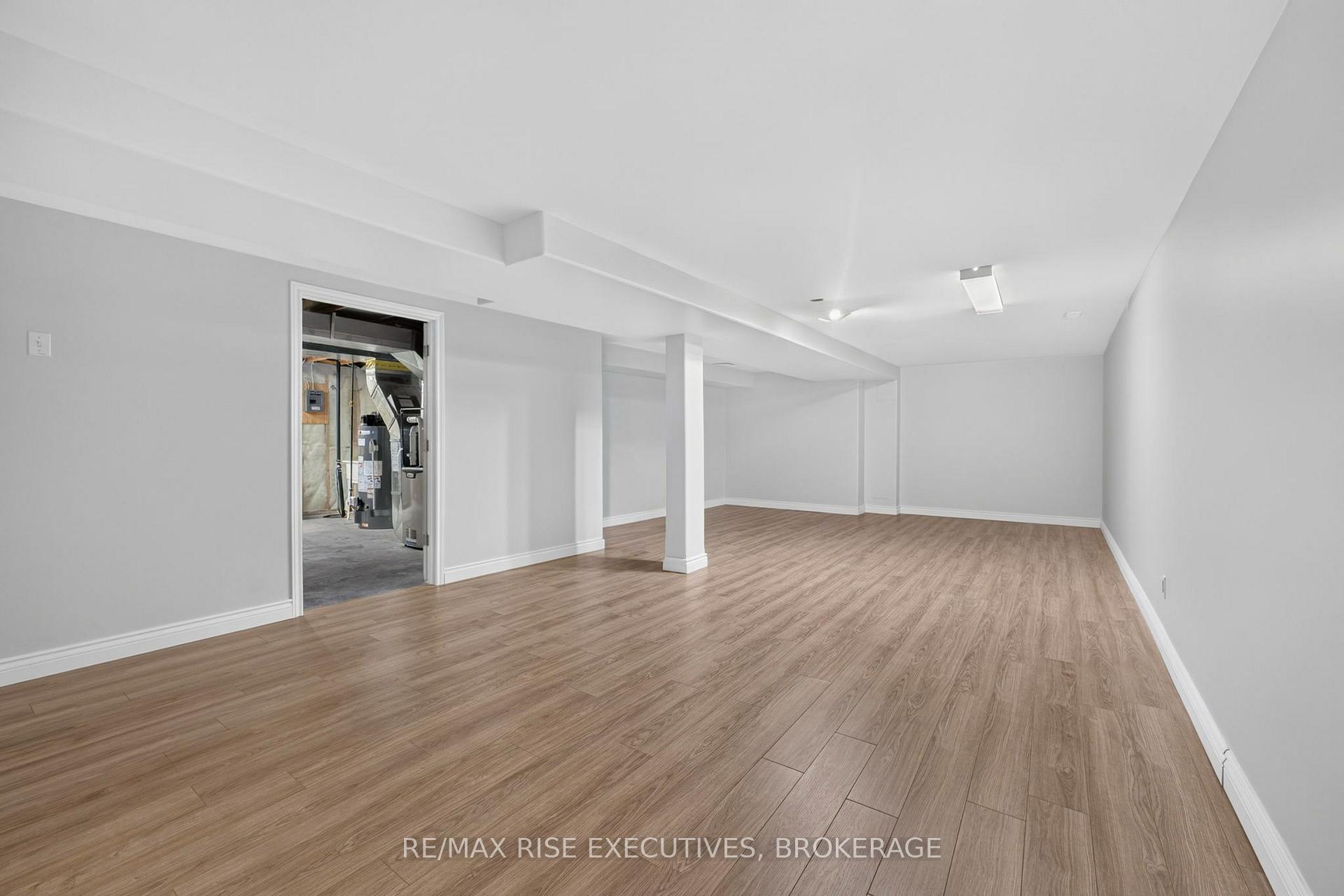 Photo 32 of 550 Weston Crescent, Kingston, East Gardiners Rd — HOMEH