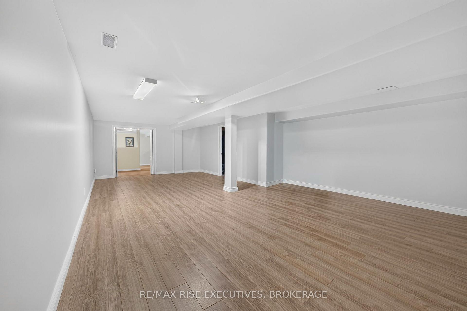 Photo 34 of 550 Weston Crescent, Kingston, East Gardiners Rd — HOMEH
