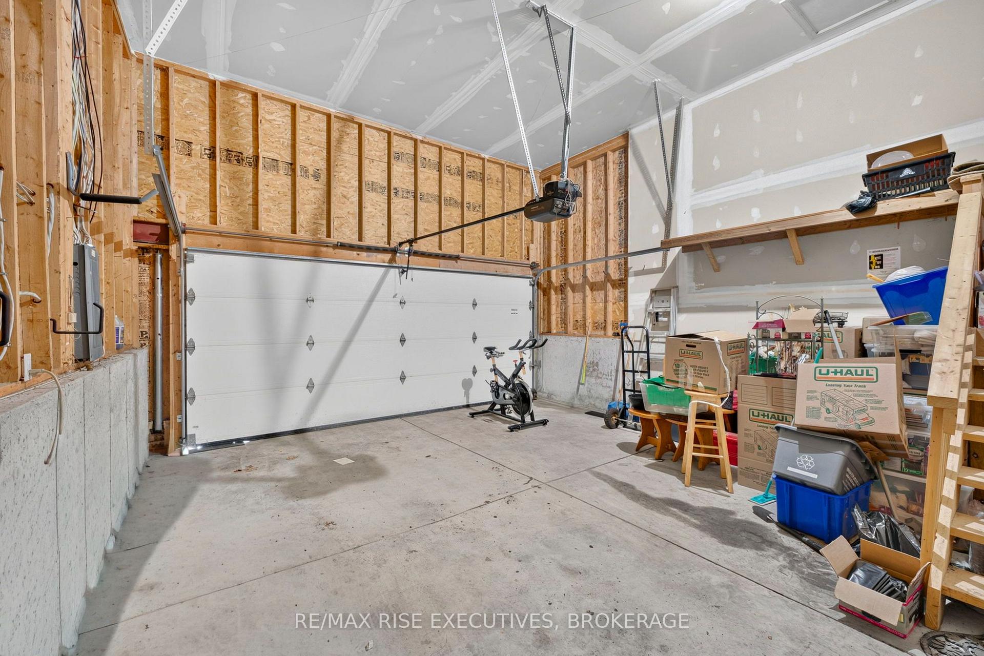 Photo 38 of 550 Weston Crescent, Kingston, East Gardiners Rd — HOMEH