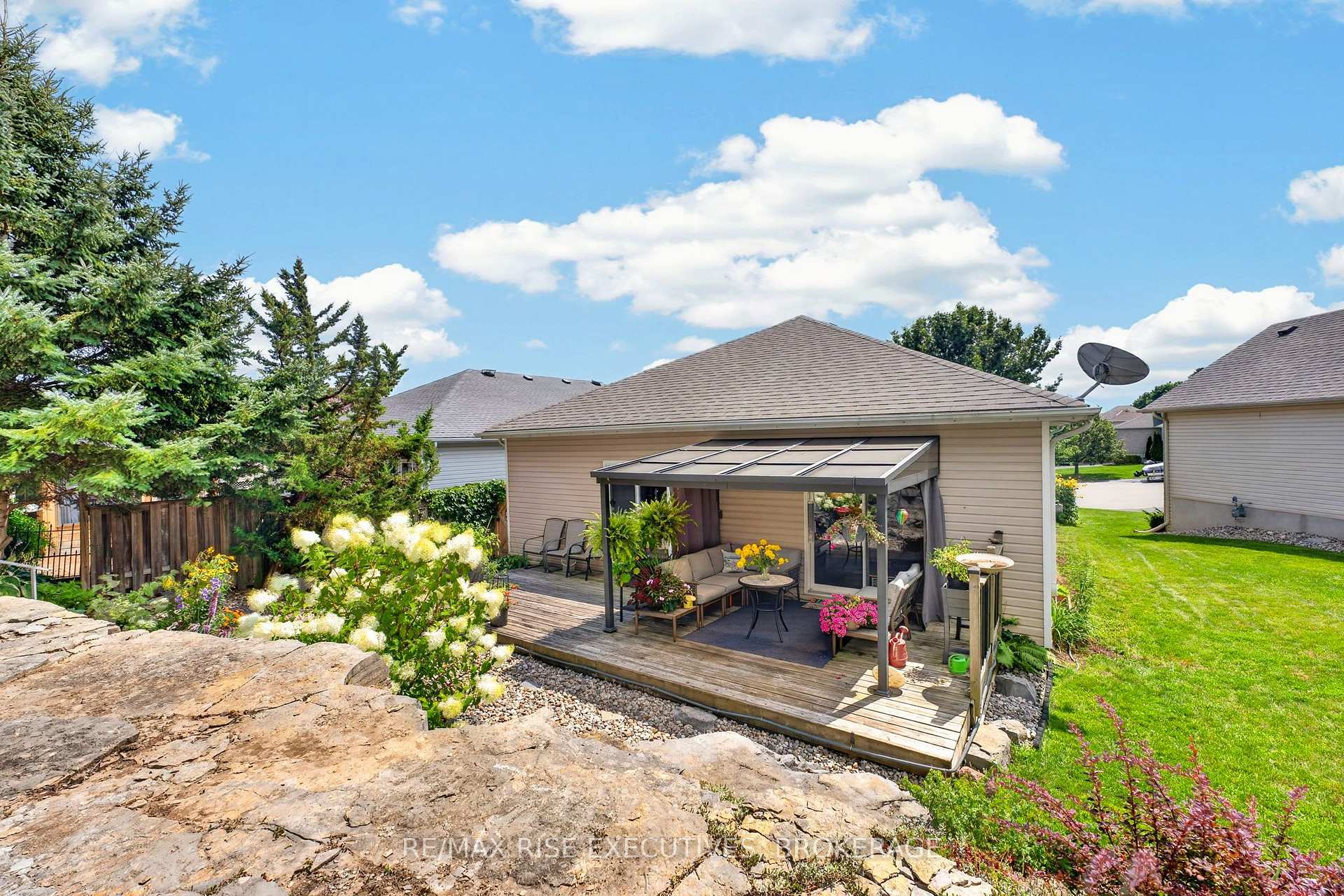 Photo 44 of 550 Weston Crescent, Kingston, East Gardiners Rd — HOMEH