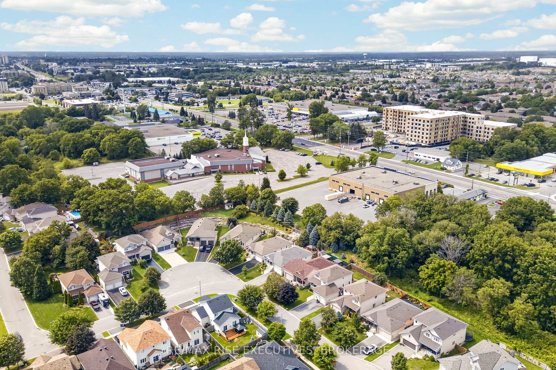 Photo 47 of 550 Weston Crescent, Kingston, East Gardiners Rd — HOMEH