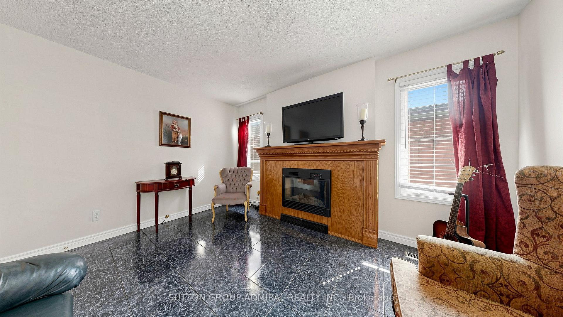 Photo 8 of 18 Richbell Street, Vaughan, Brownridge — HOMEH