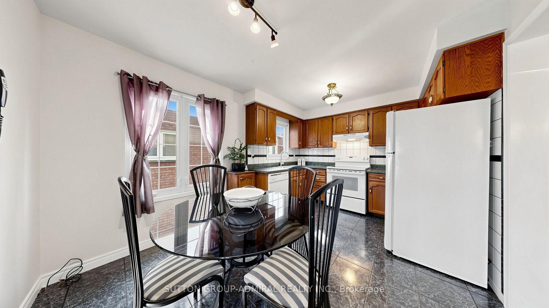 Photo 13 of 18 Richbell Street, Vaughan, Brownridge — HOMEH