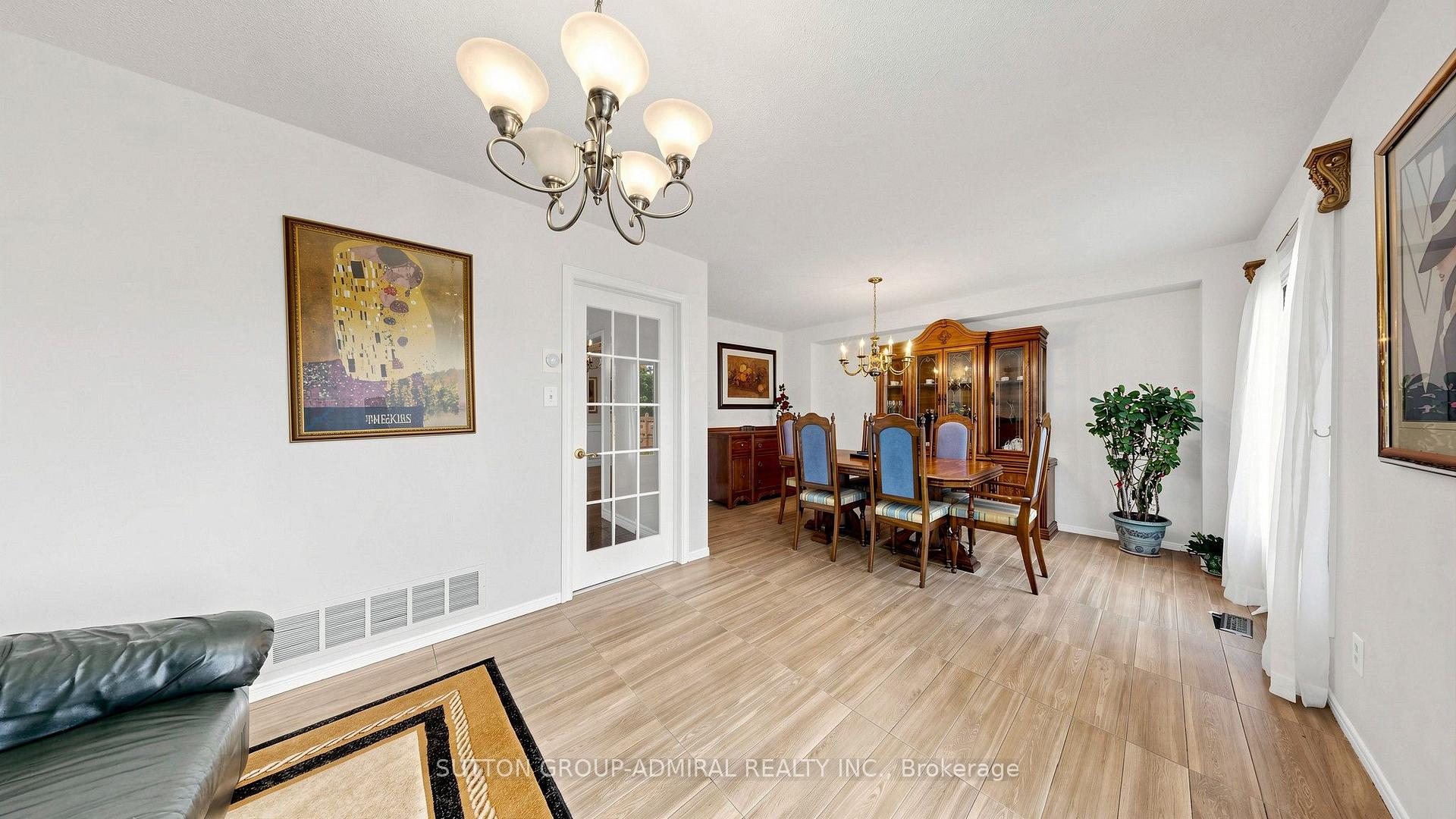 Photo 17 of 18 Richbell Street, Vaughan, Brownridge — HOMEH
