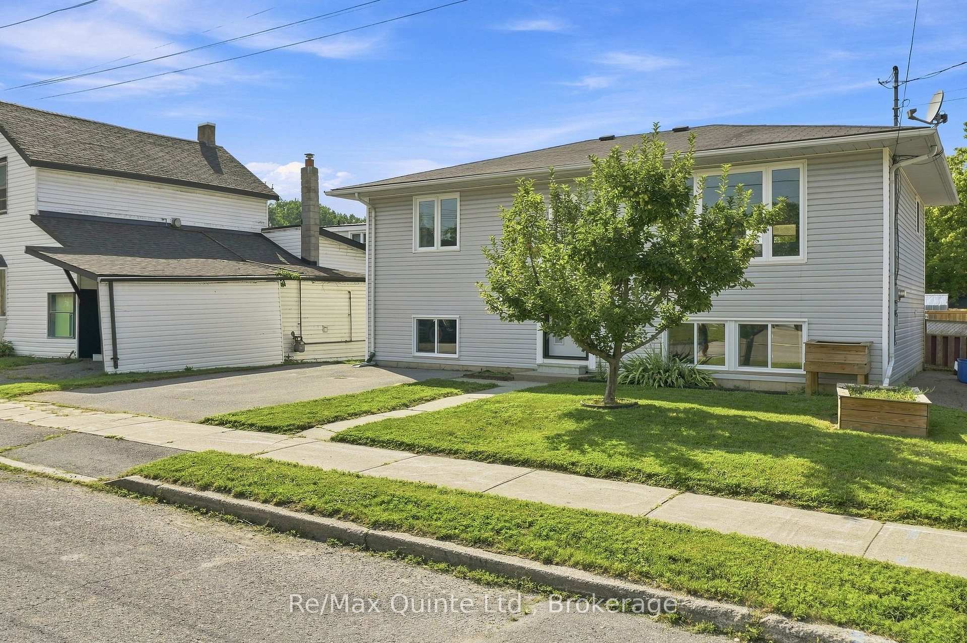 Photo 3 of 54 Bentinck Street, Quinte West, Trenton Ward — HOMEH
